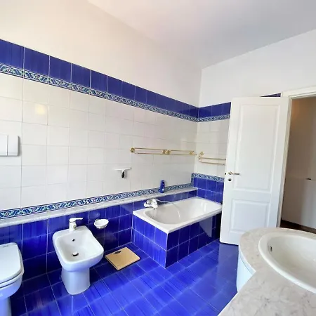 Dom wakacyjny Large 200 M2 Fantastic View On Carate Urio
